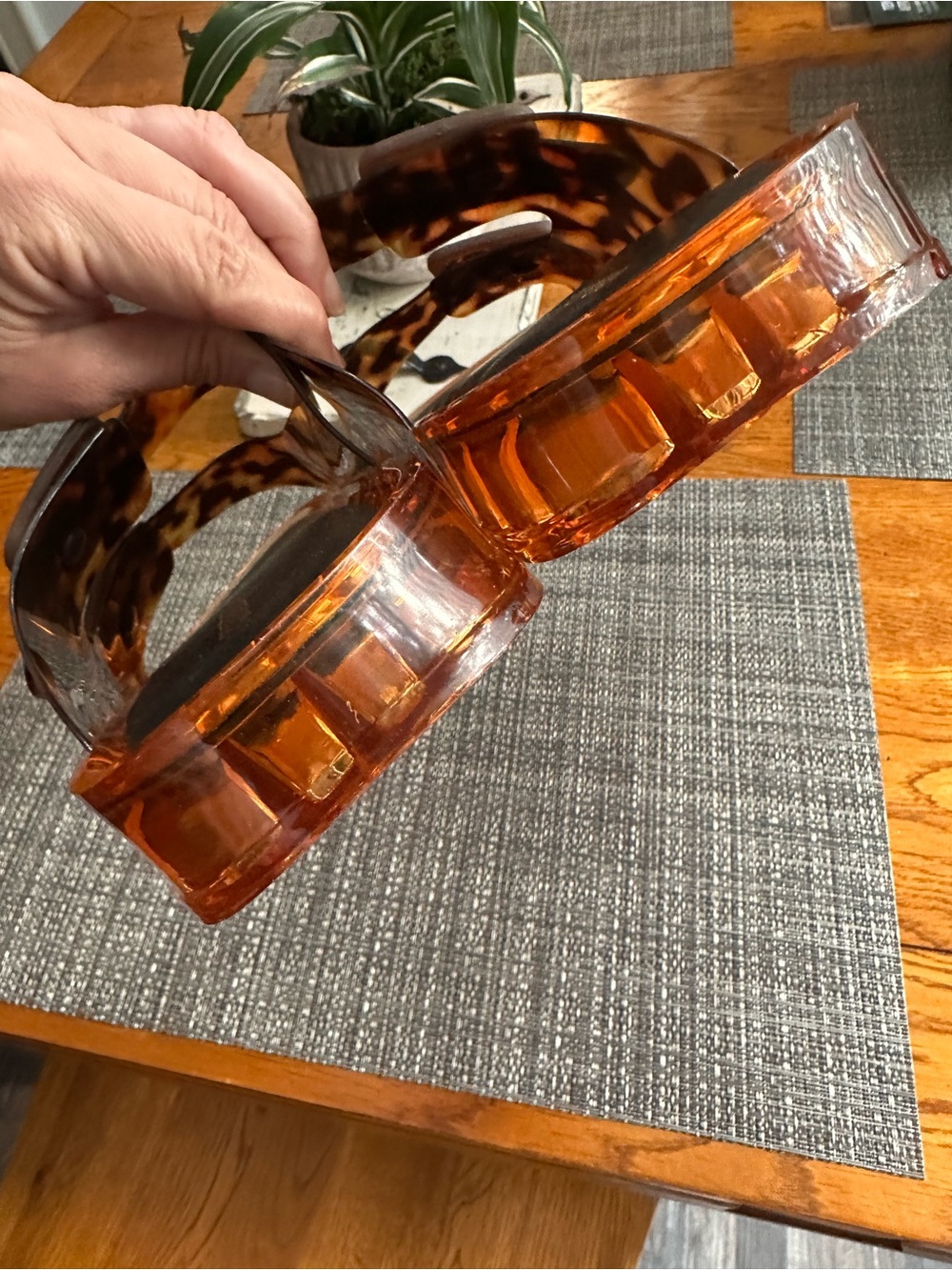 CUSHIONAIRE Tortoiseshell Buckle Jelly Slide Sandals- size 10 - Picture 3 of 5